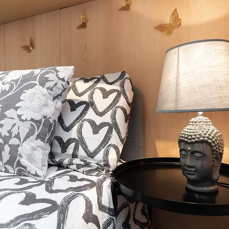 15 Min Centro E Stazione Ferroviaria Apartment Genoa Luaran gambar