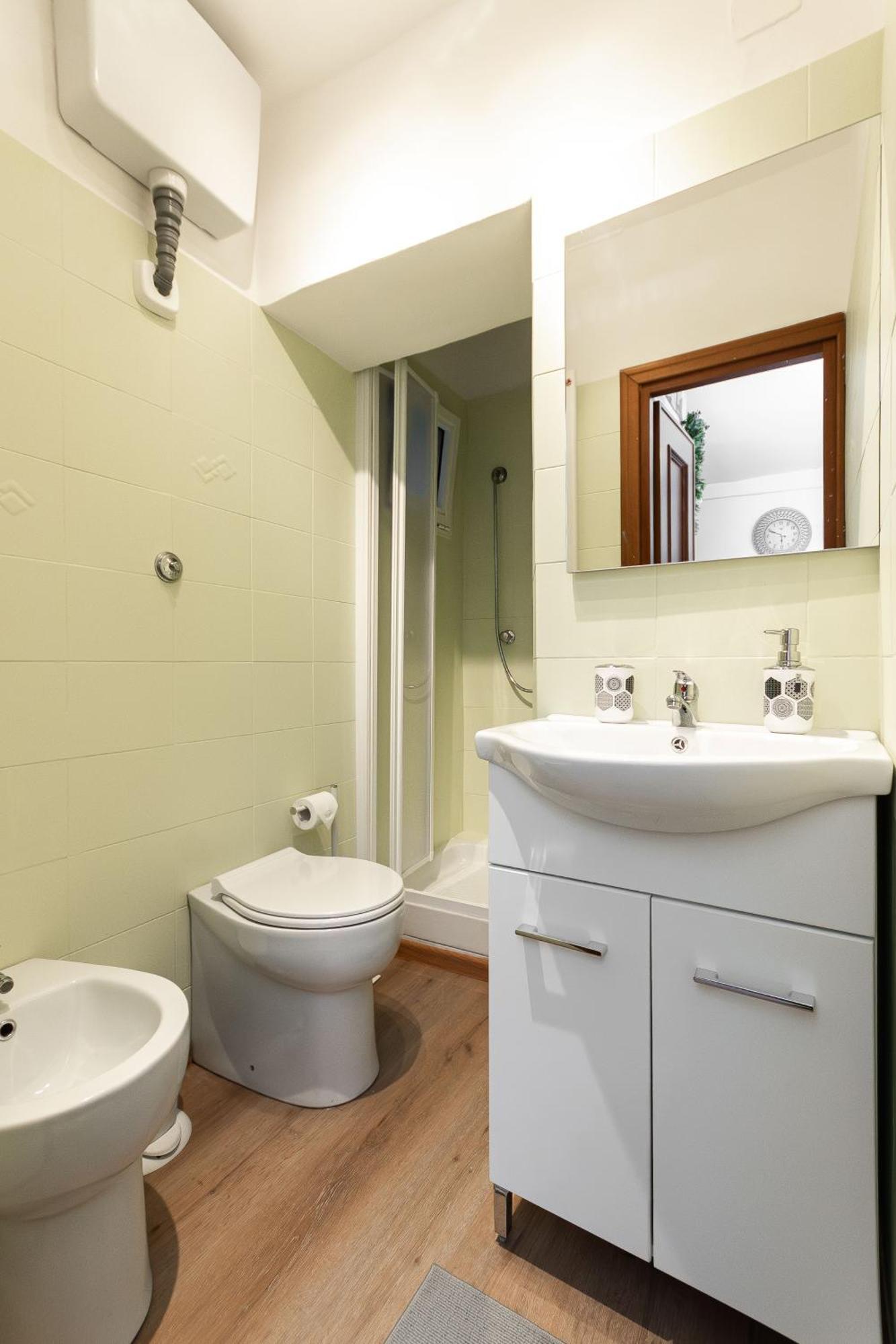 15 Min Centro E Stazione Ferroviaria Apartment Genoa Luaran gambar