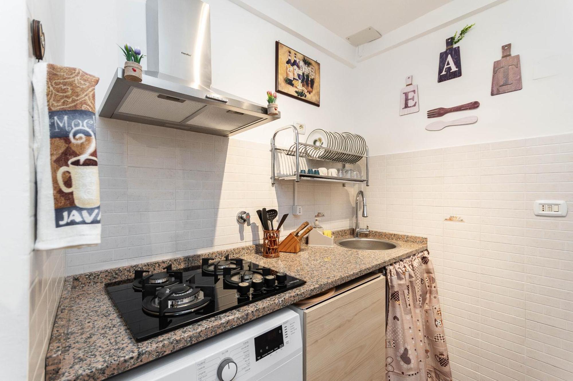 15 Min Centro E Stazione Ferroviaria Apartment Genoa Luaran gambar