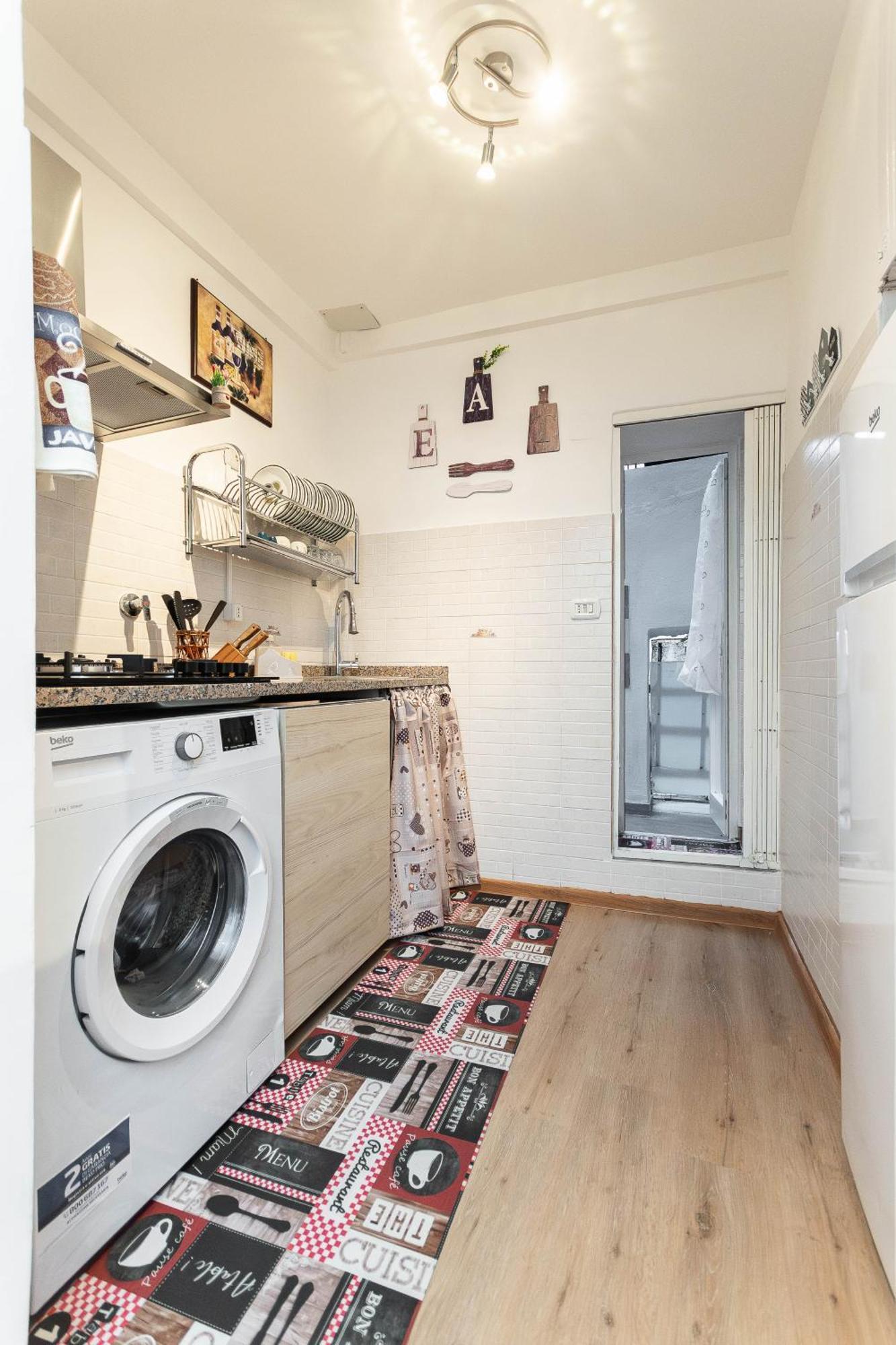 15 Min Centro E Stazione Ferroviaria Apartment Genoa Luaran gambar